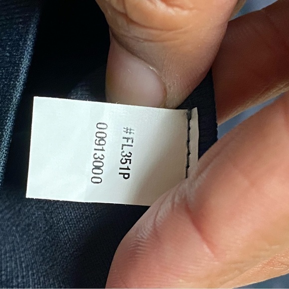 Spanx Leggings Women’s Size 1X Black Camo Look at Me Now Seamless Crop Leggings - Picture 8 of 14